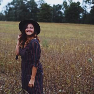 Meet your Posher, Elizabeth